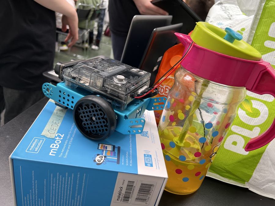 Robot za zalijevanje na Robokaciji